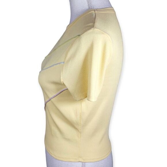 FOREVER 21 YELLOW TOP SZ.M NWT - Picture 2 of 6